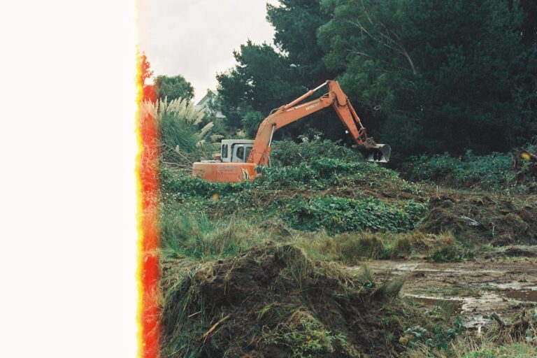 Photo Excavator rental